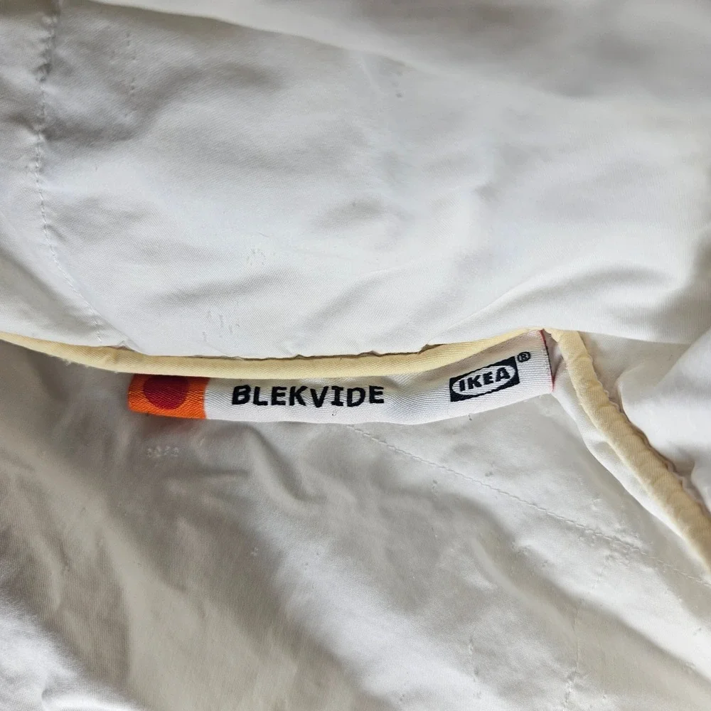 IKEA BLEKVIDE Duck Down Feather Duvet Comforter Insert Bedding Full/Queen 86x86